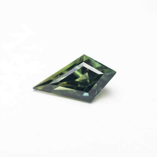 1.14カラット 9.93x5.33x4.04mm カイトステップカットサファイア 27326-01