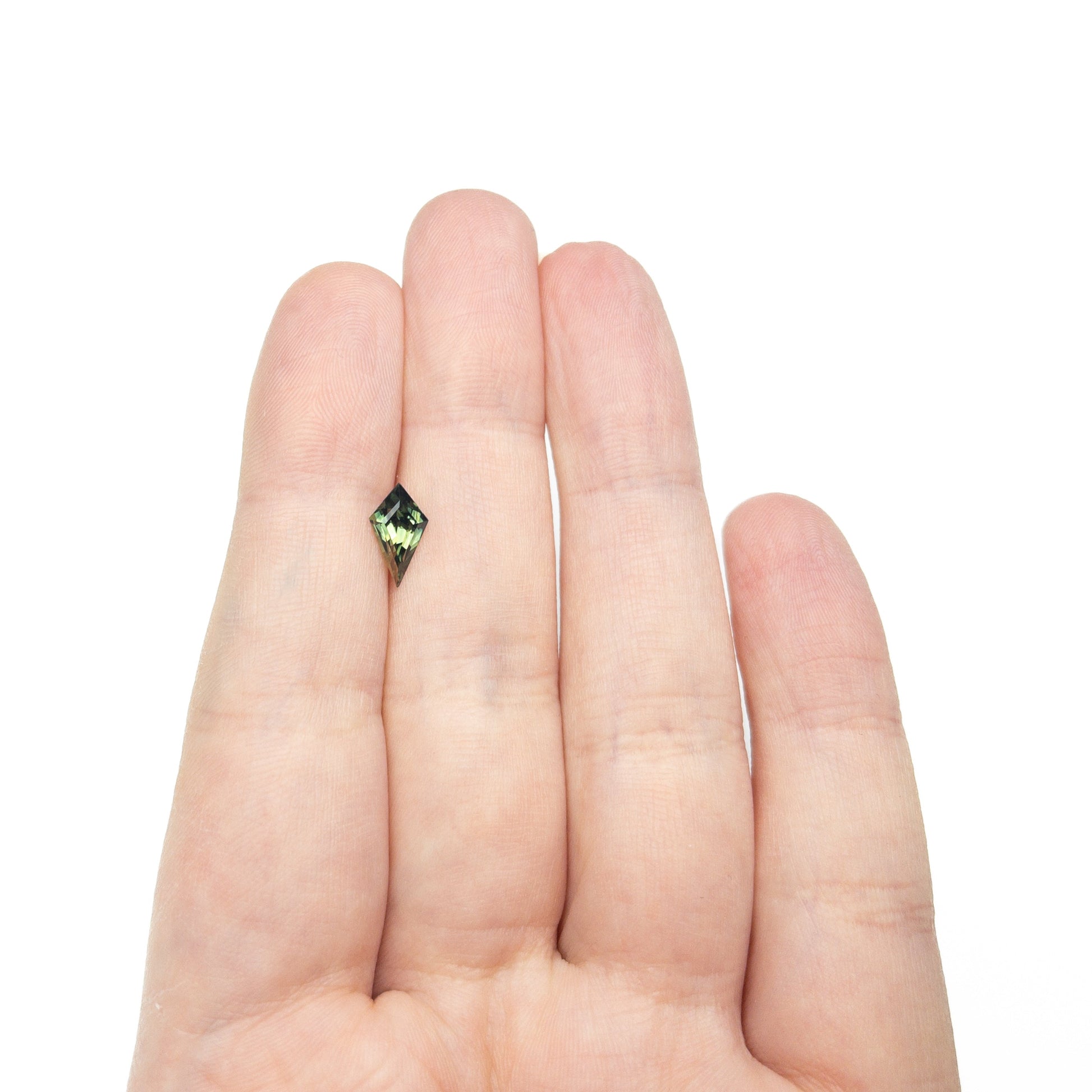 1.14カラット 9.93x5.33x4.04mm カイトステップカットサファイア 27326-01