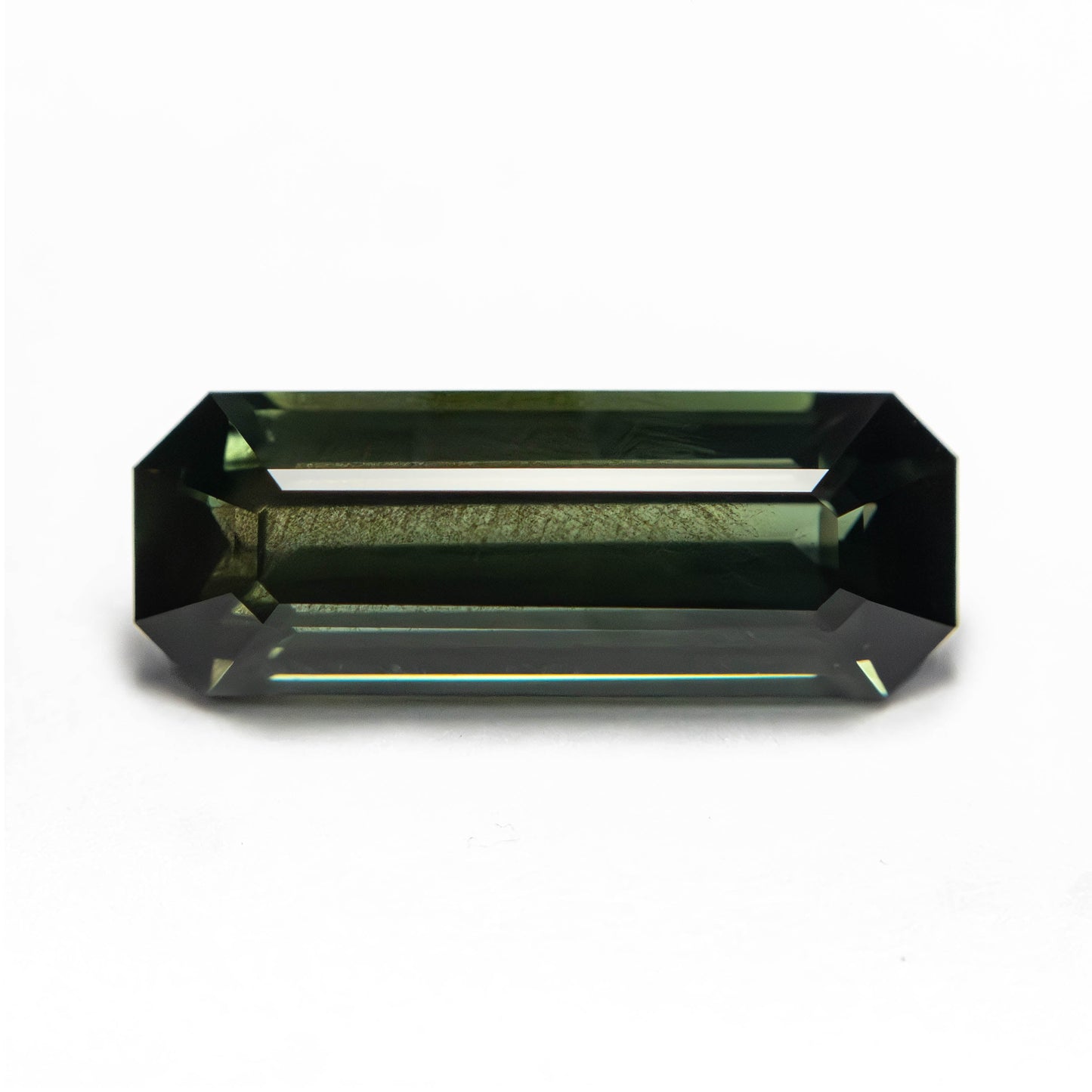 2.24カラット 12.42x4.64x3.64mm カットコーナー レクタングル ステップカット サファイア 27331-02