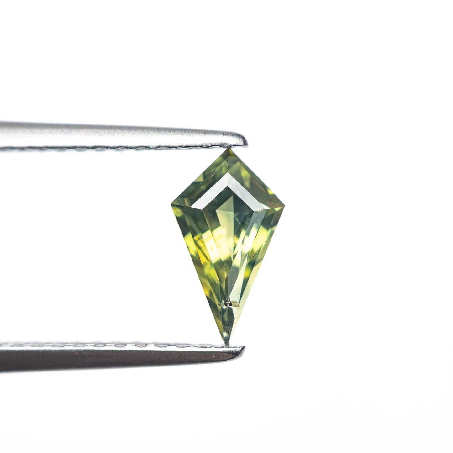 0.60ct 8.29x4.45x3.00mm カイトステップカットサファイア 27336-17