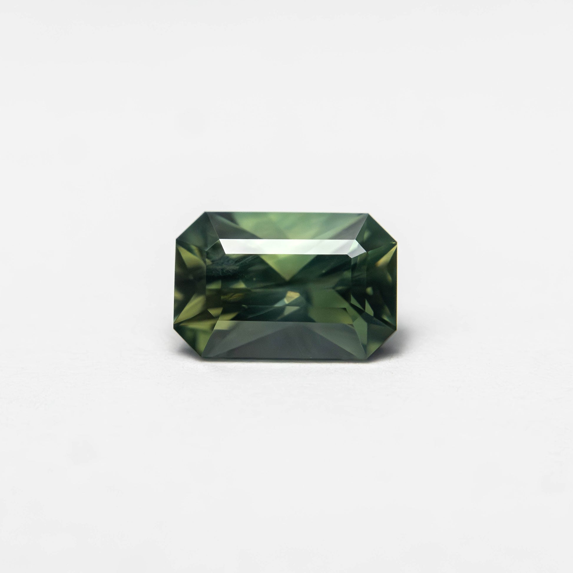 0.82ct 6.36x4.23x3.53mm コーナーカット レクタングル ステップカット サファイア 27336-37