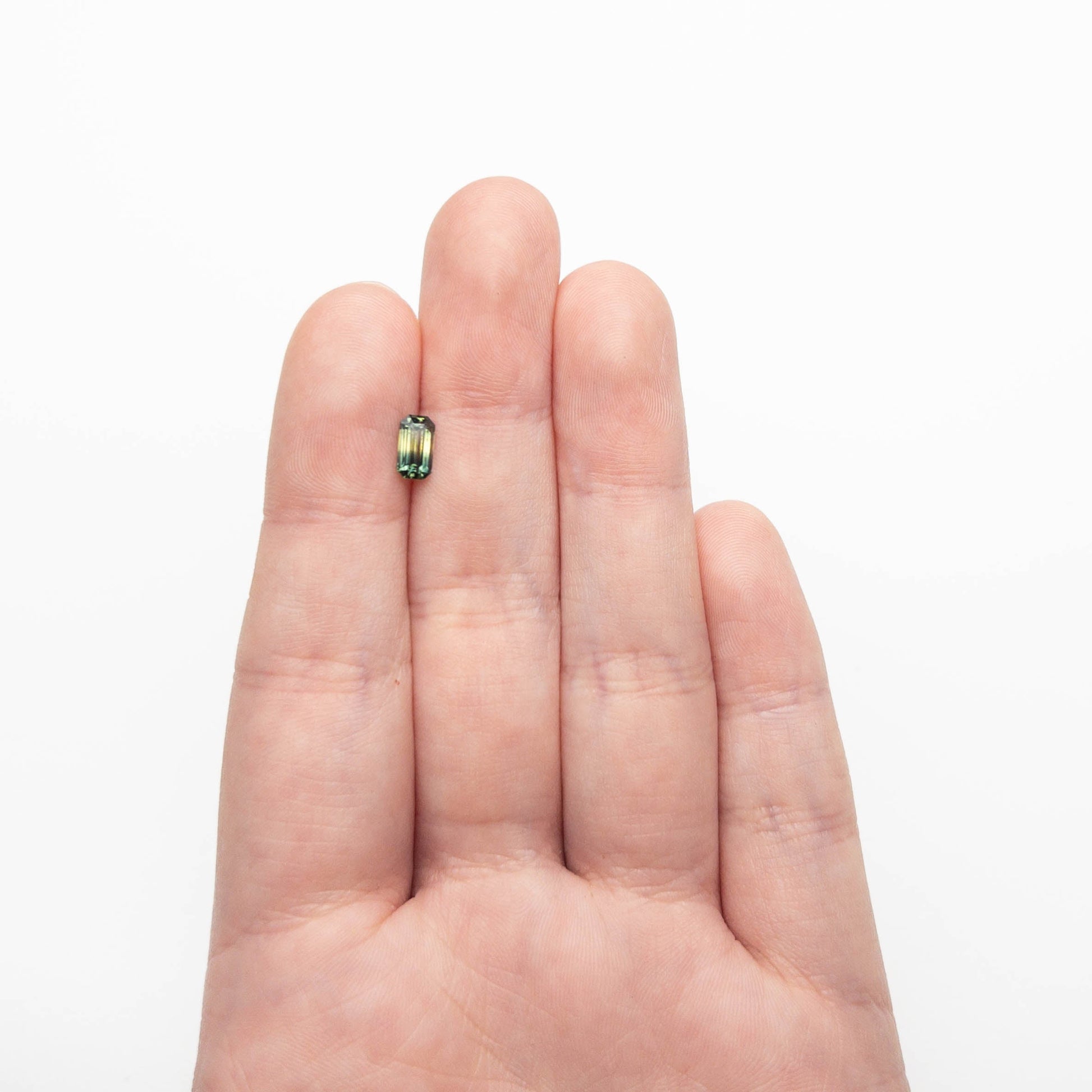 0.85ct 6.97x3.80x3.00mm コーナーカット レクタングル ステップカット サファイア 27336-50