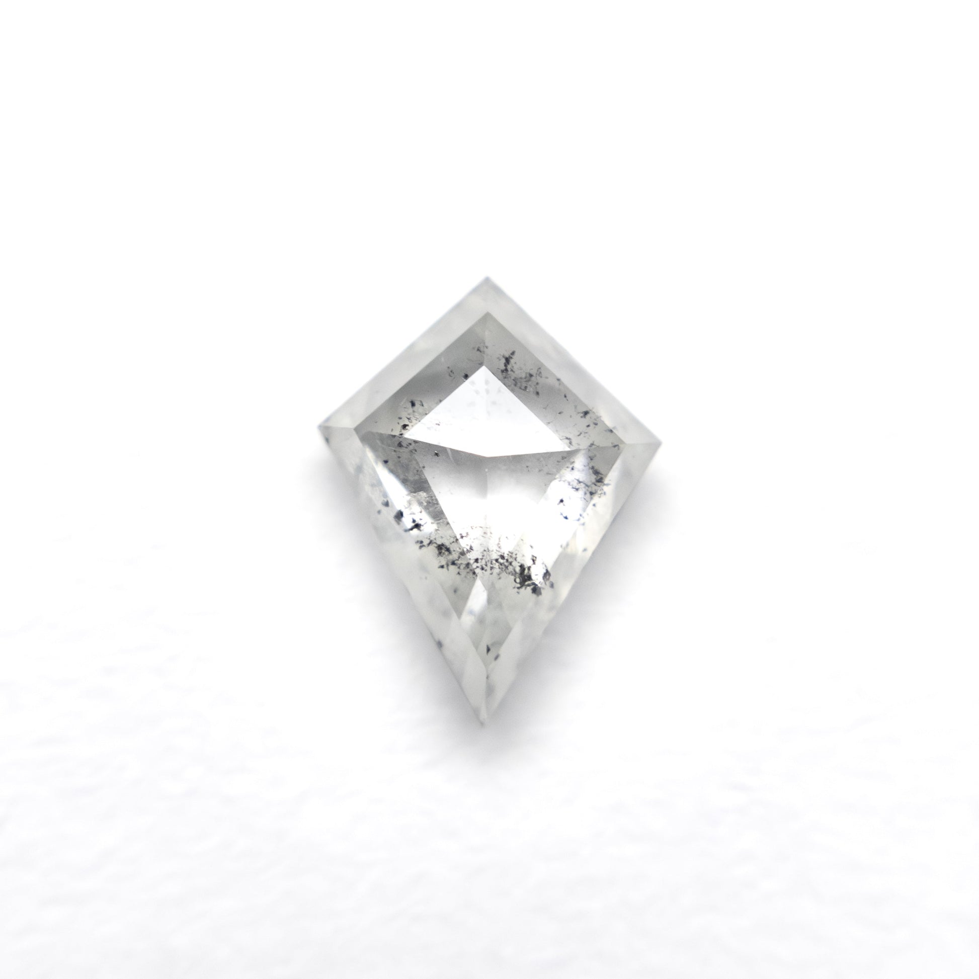 0.86ct 8.13x6.20x3.07mm カイトローズカット 27536-39