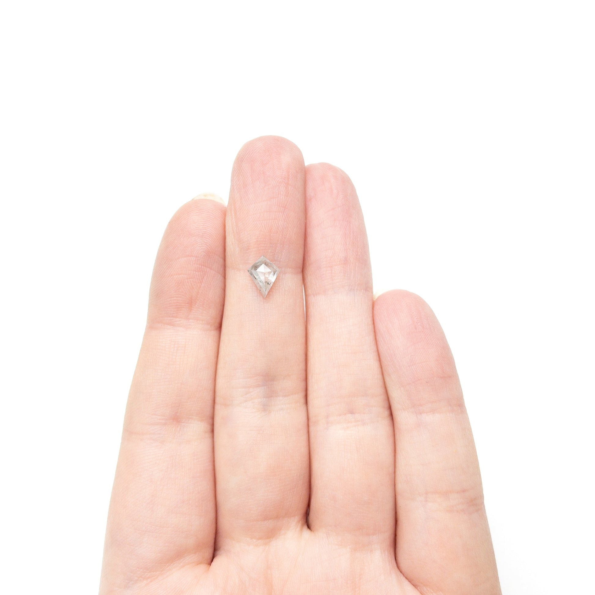 0.86ct 8.13x6.20x3.07mm カイトローズカット 27536-39