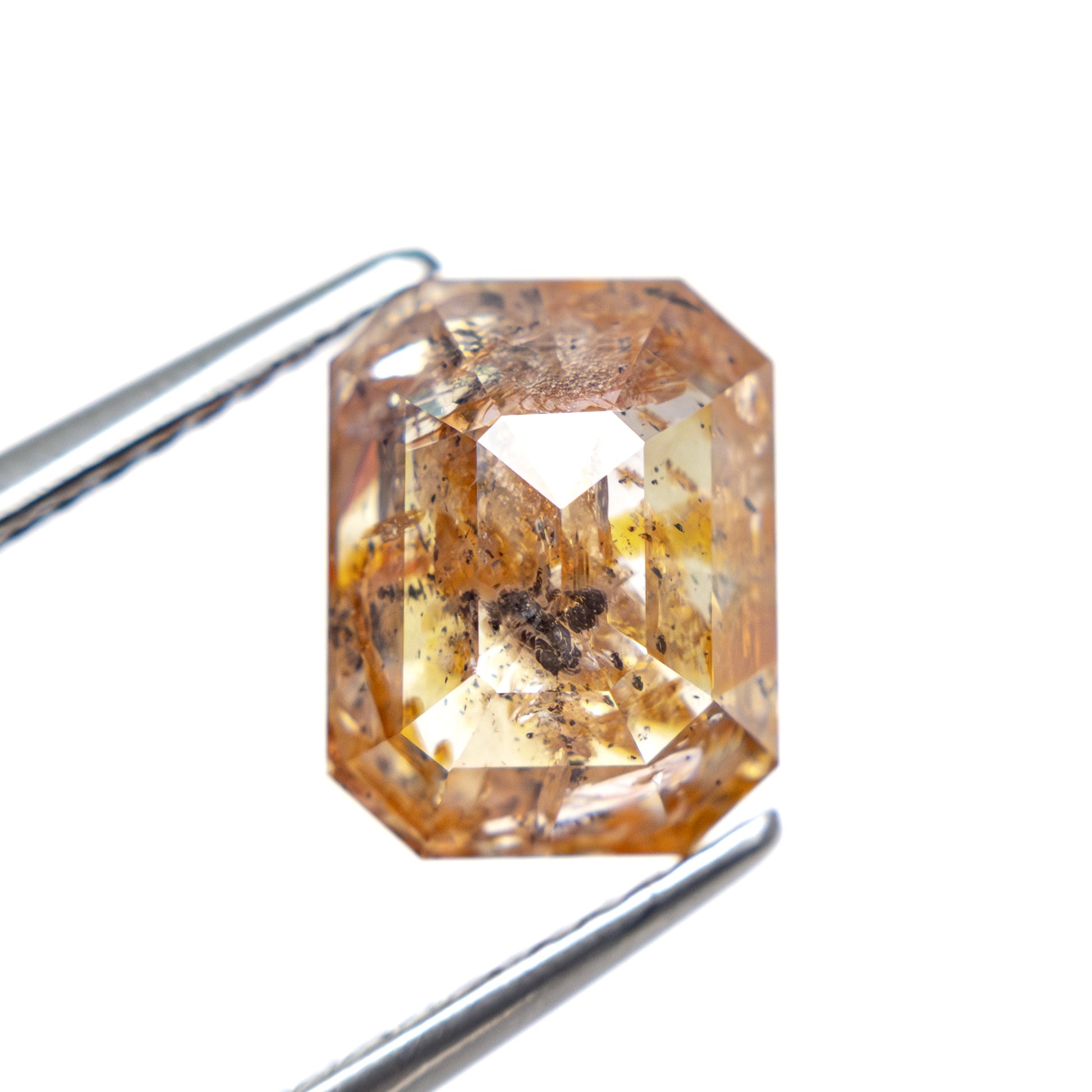 2.81カラット 9.03x7.02x4.19mm カットコーナーステップカット 27553-01