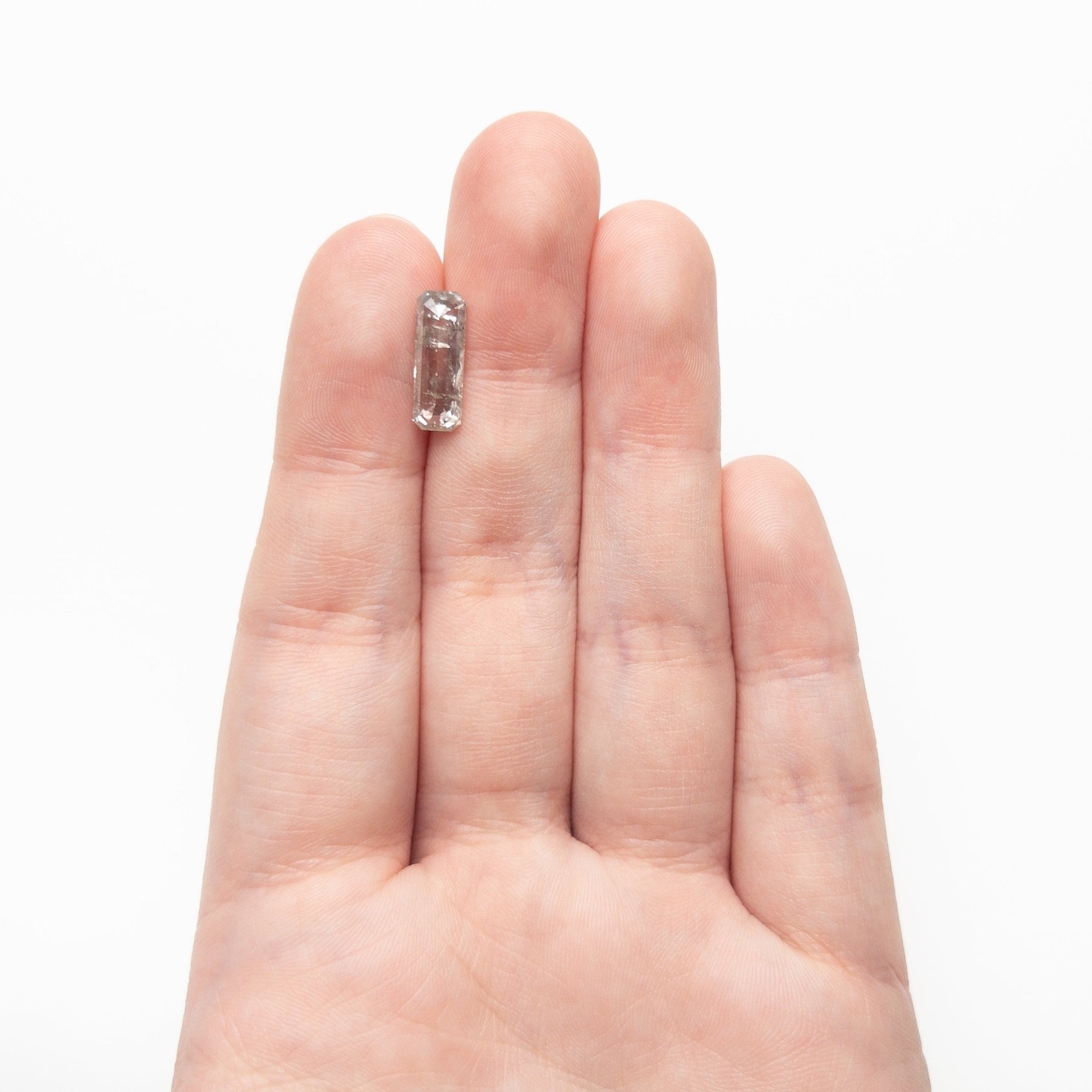 2.42ct 13.90x4.95x3.12mm クッションカットレクタングル ローズカット 27563-01