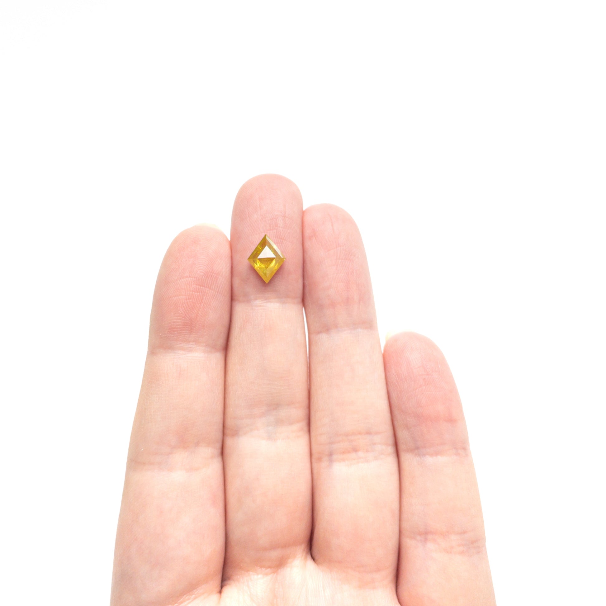 1.17カラット 9.75x7.56x2.96mm ローズカット ローザンジュ 27564-01
