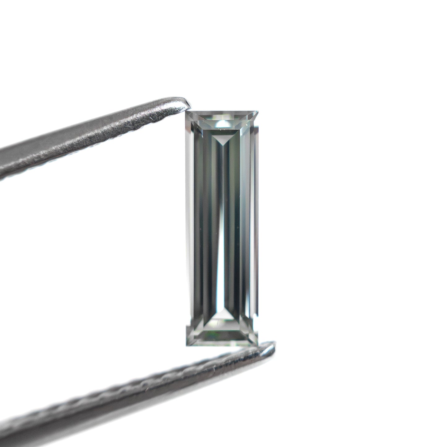 0.59ct 9.05x2.80x2.00mm バゲットステップカットサファイア 27720-03