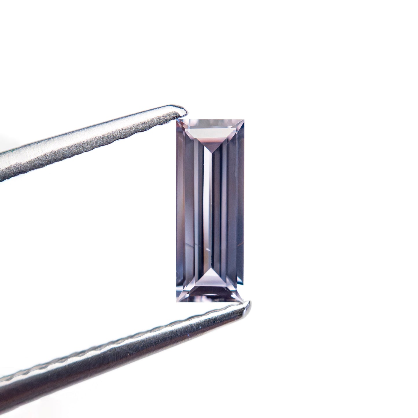 0.51ct 8.05x2.98x1.88mm バゲットステップカットサファイア 27720-04