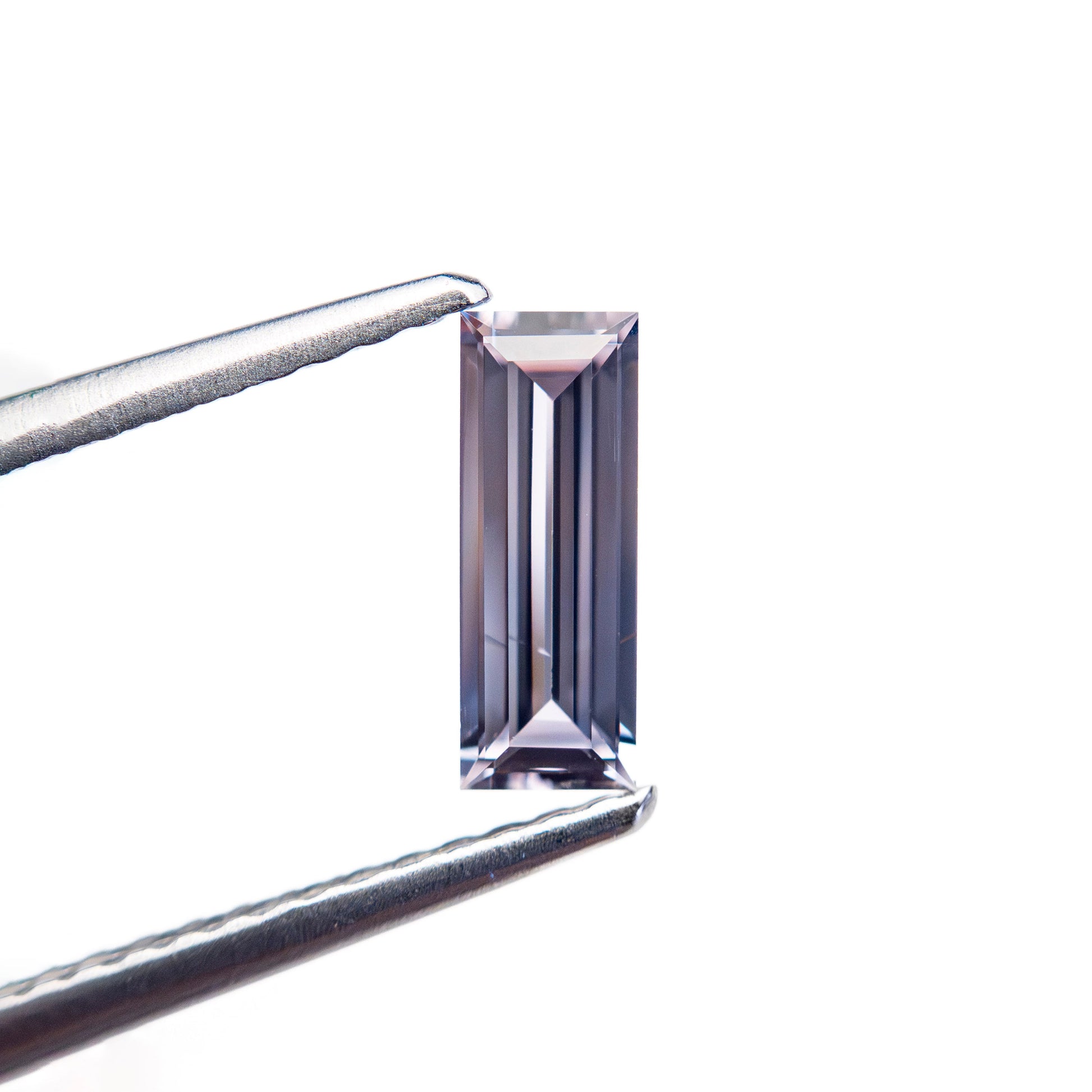 0.51ct 8.05x2.98x1.88mm バゲットステップカットサファイア 27720-04