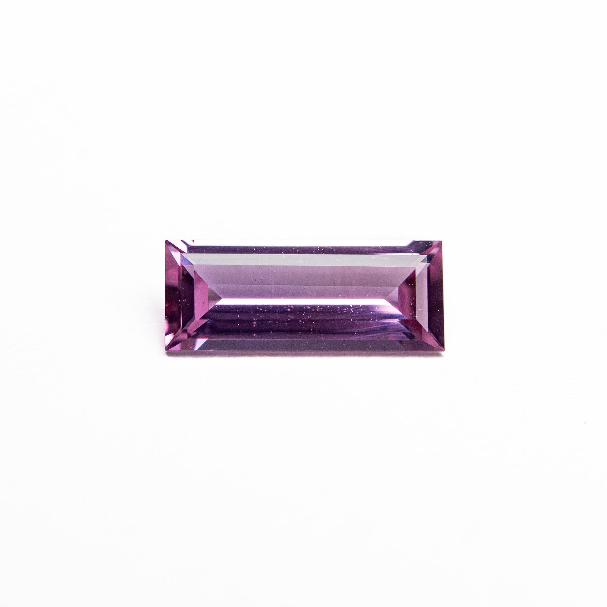 0.46ct 7.45x2.99x1.93mm バゲットステップカットサファイア 27721-08