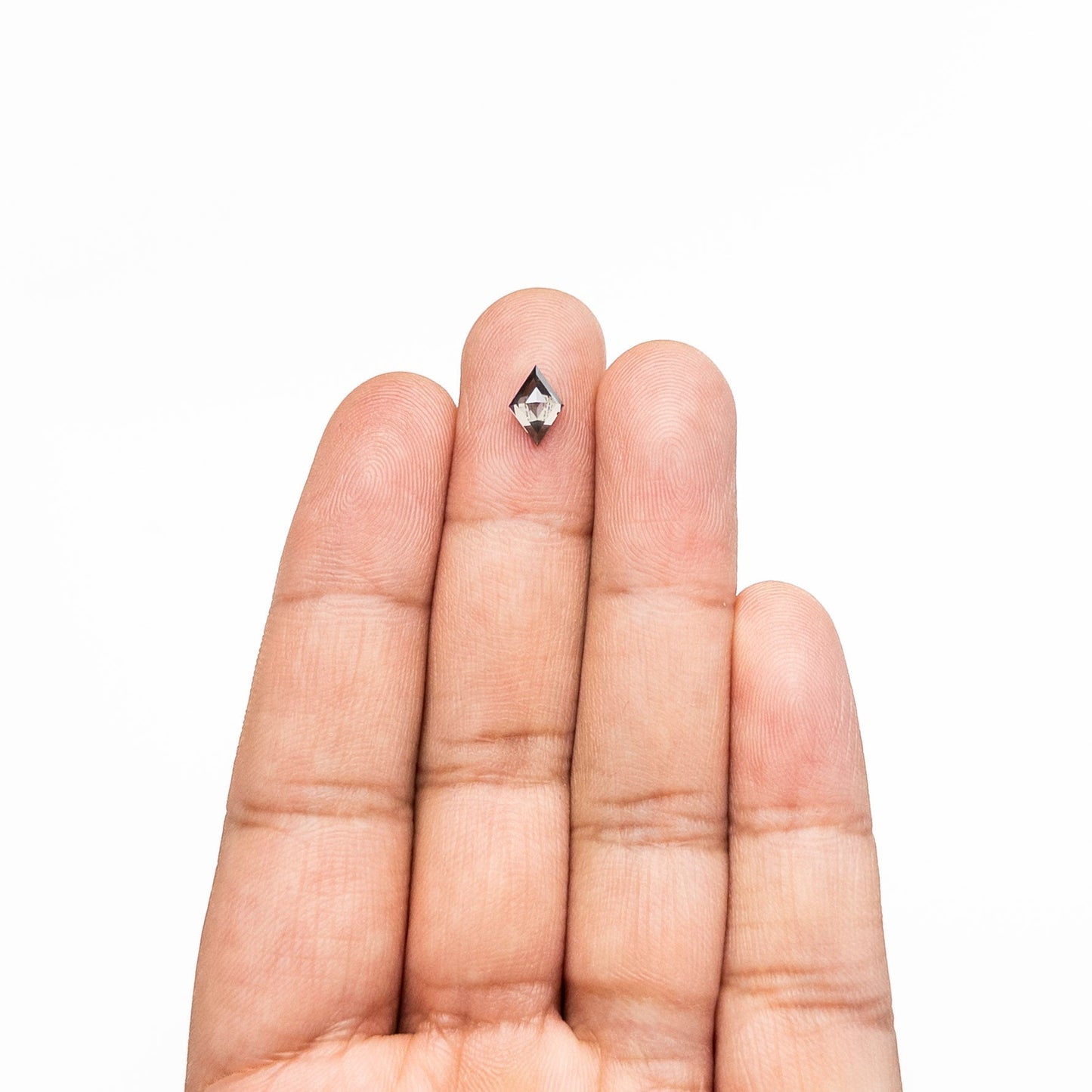 0.74ct 8.36x5.67x3.14mm ローズカット ローゼンジュ 27909-03