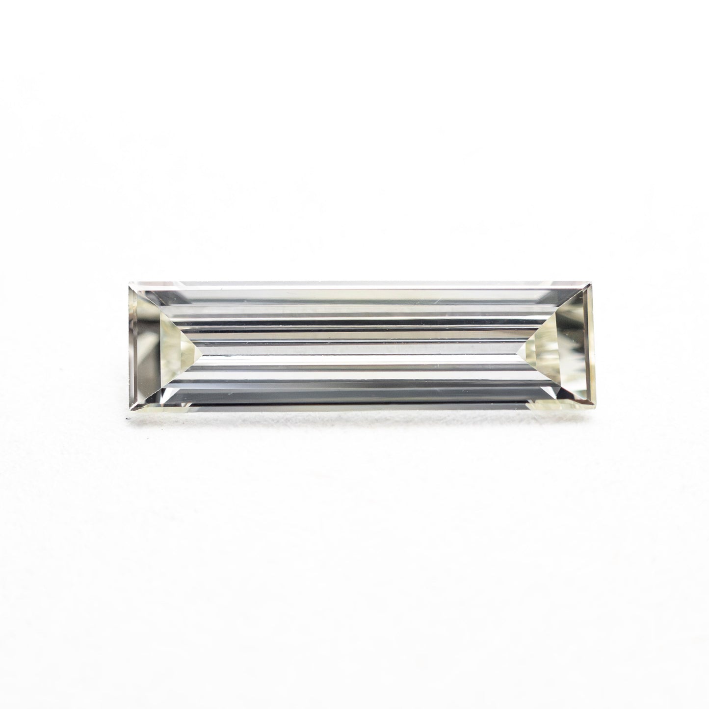0.45ct 10.50x2.98x1.42mm VS2 Q-R バゲットステップカット 27911-01