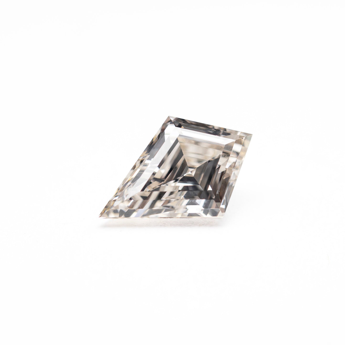 0.76カラット 8.56x5.65x3.33mm VS2 M カイトステップカット 🇨🇦 27931-01