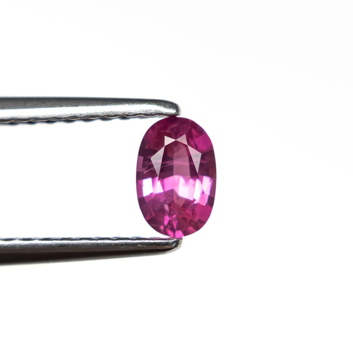 0.42ct 5.45x3.67x2.65mm オーバルブリリアントカットサファイア 27955-16