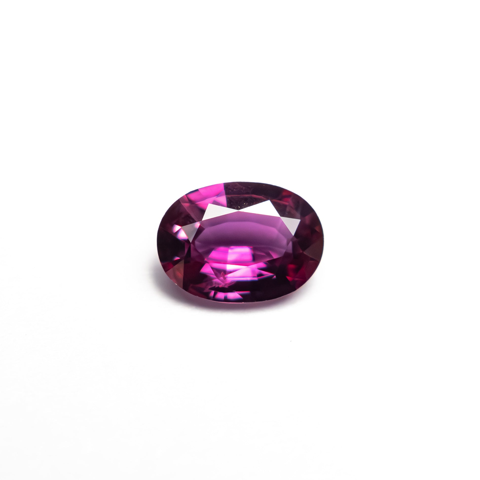 0.59ct 6.14x4.50x2.48mm オーバルブリリアントサファイア 27955-17