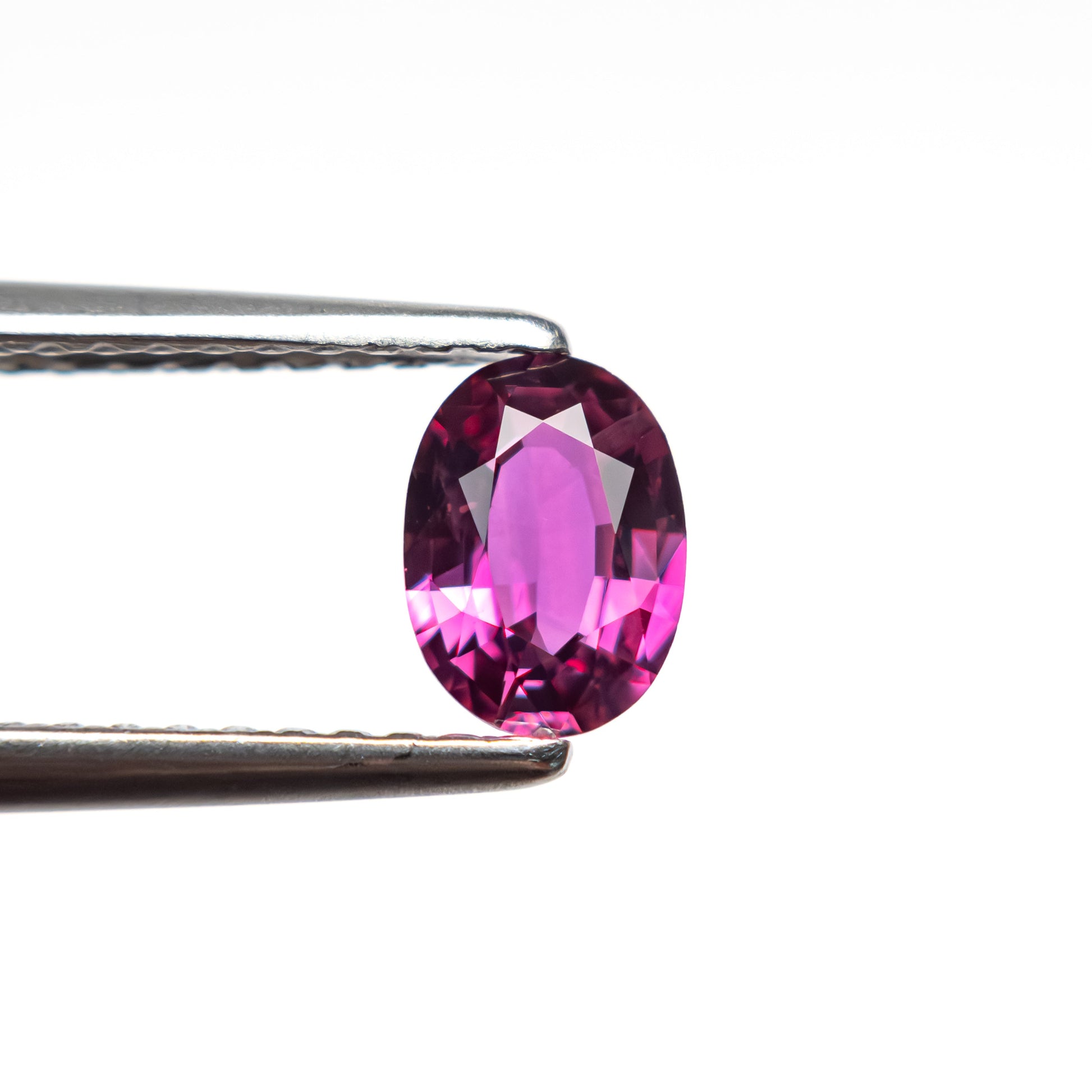0.59ct 6.14x4.50x2.48mm オーバルブリリアントサファイア 27955-17