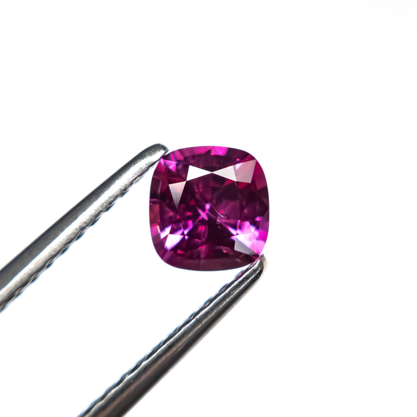 0.67ct 5.14x4.94x3.21mm クッションブリリアント サファイア 27955-18