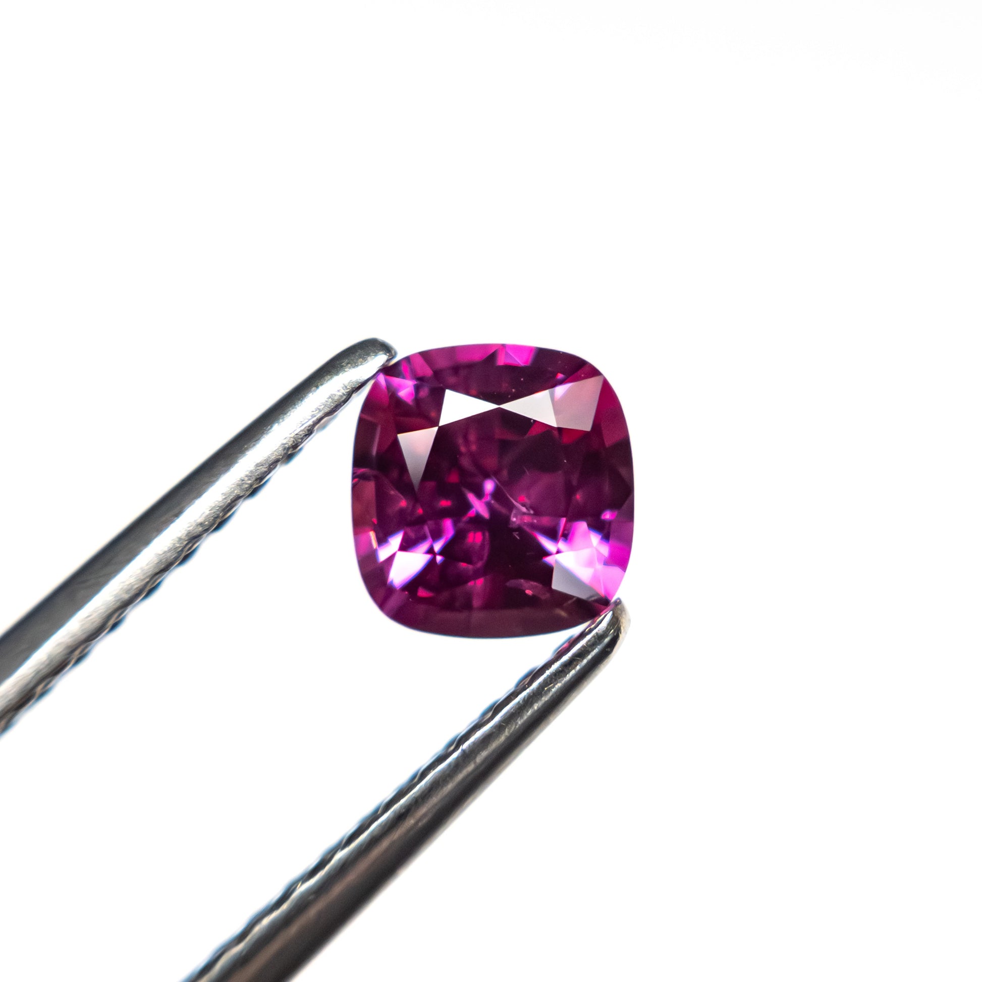 0.67ct 5.14x4.94x3.21mm クッションブリリアント サファイア 27955-18