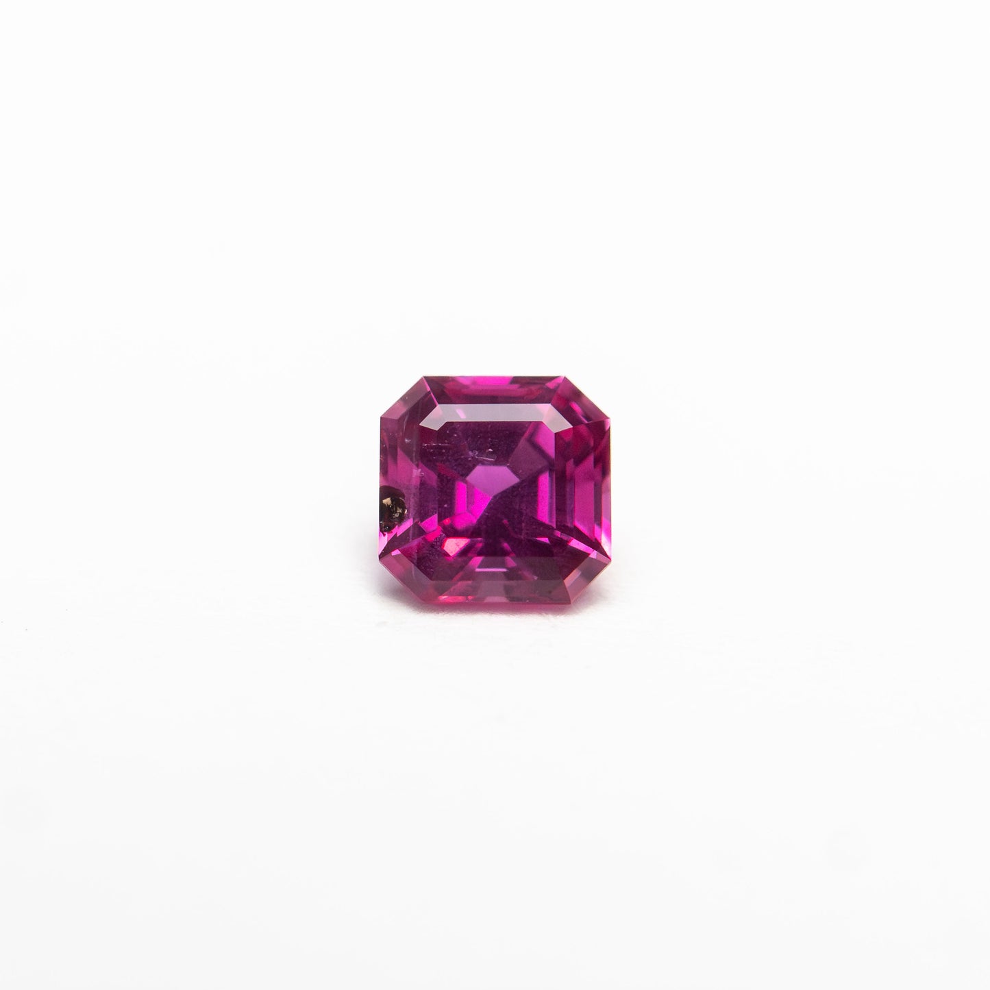 0.33ct 3.77x3.77x2.61mm カットコーナースクエアステップカットサファイア 27955-21