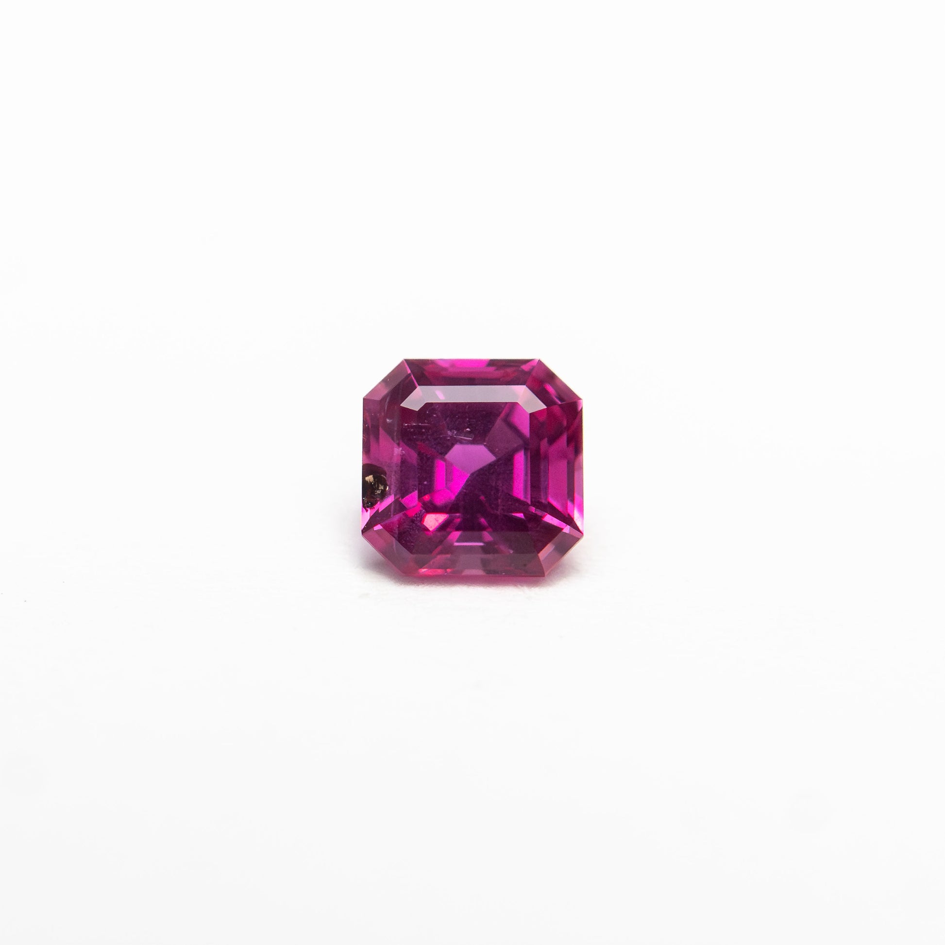 0.33ct 3.77x3.77x2.61mm カットコーナースクエアステップカットサファイア 27955-21