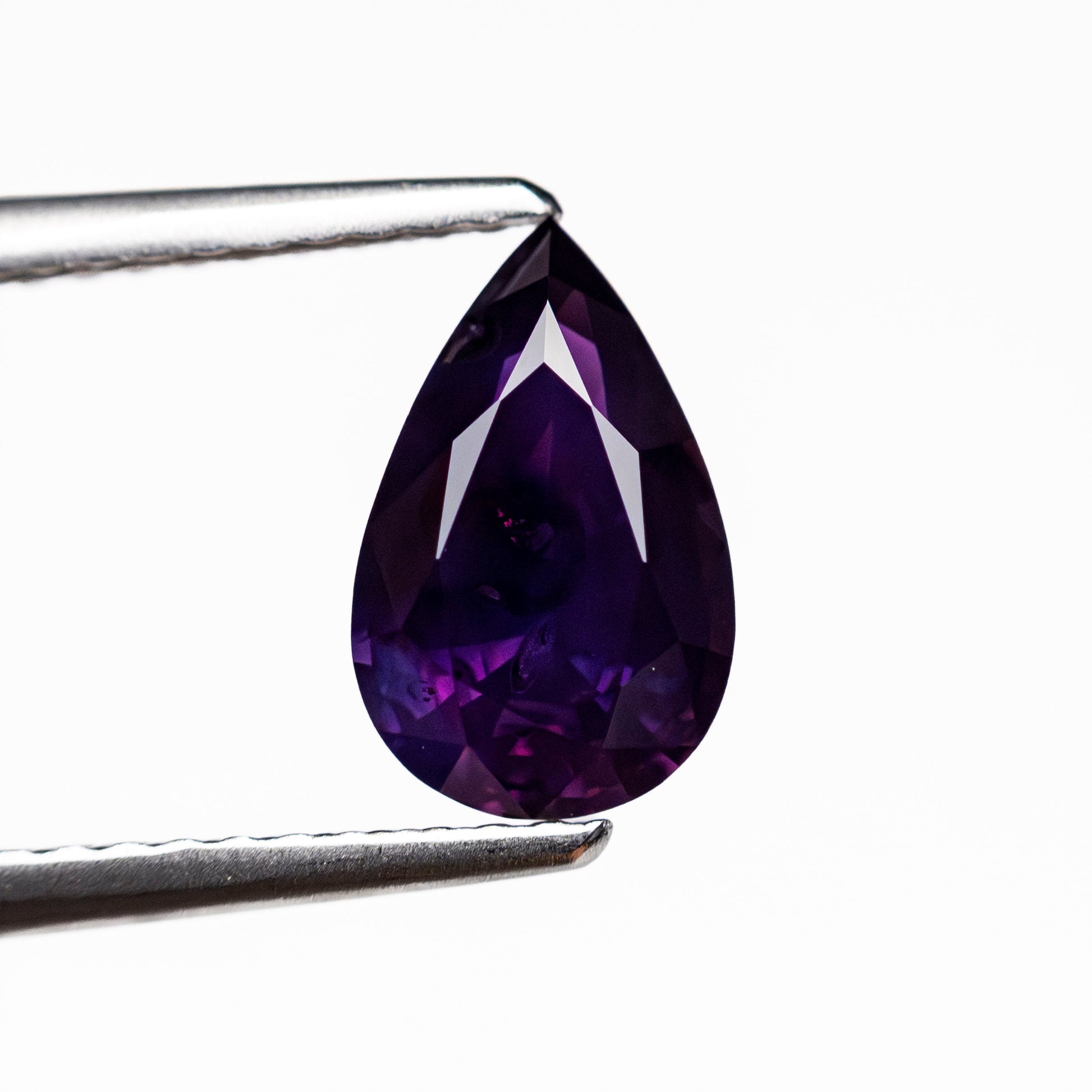 1.52ct 9.28x5.86x3.83mm Pear Brilliant Sapphire 27956-05