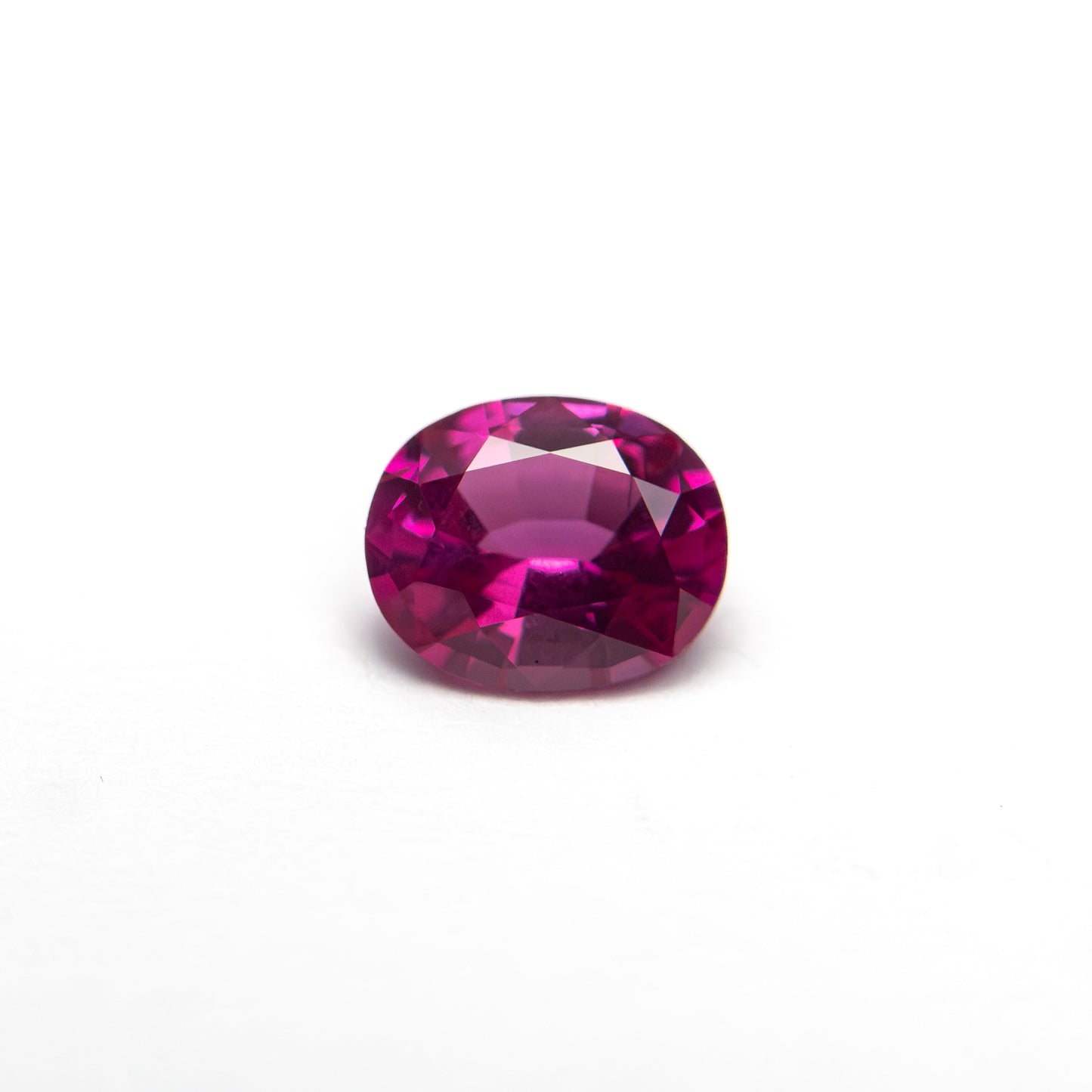 0.55ct 5.48x4.52x2.76mm オーバルブリリアントサファイア 27956-17