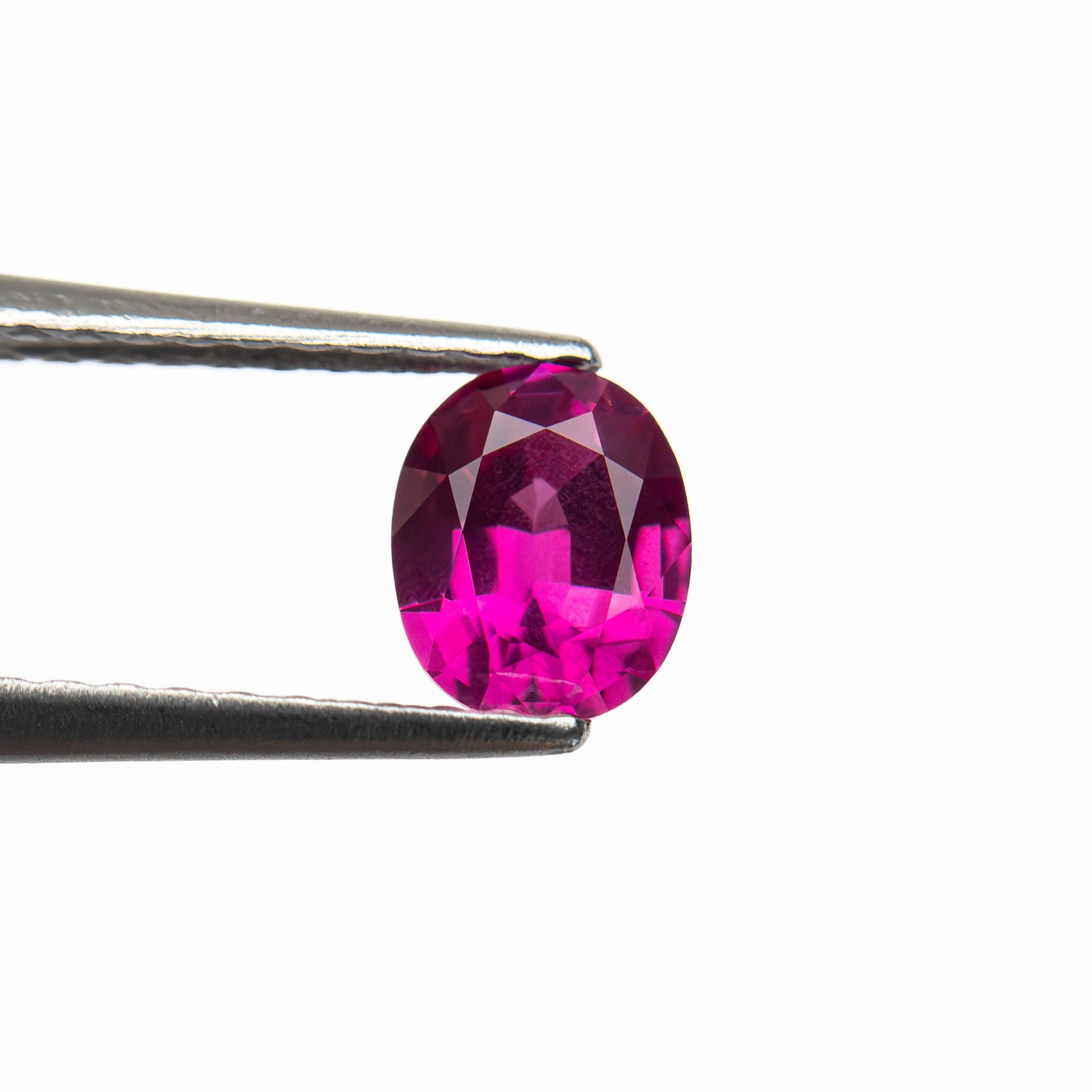 0.55ct 5.48x4.52x2.76mm オーバルブリリアントサファイア 27956-17