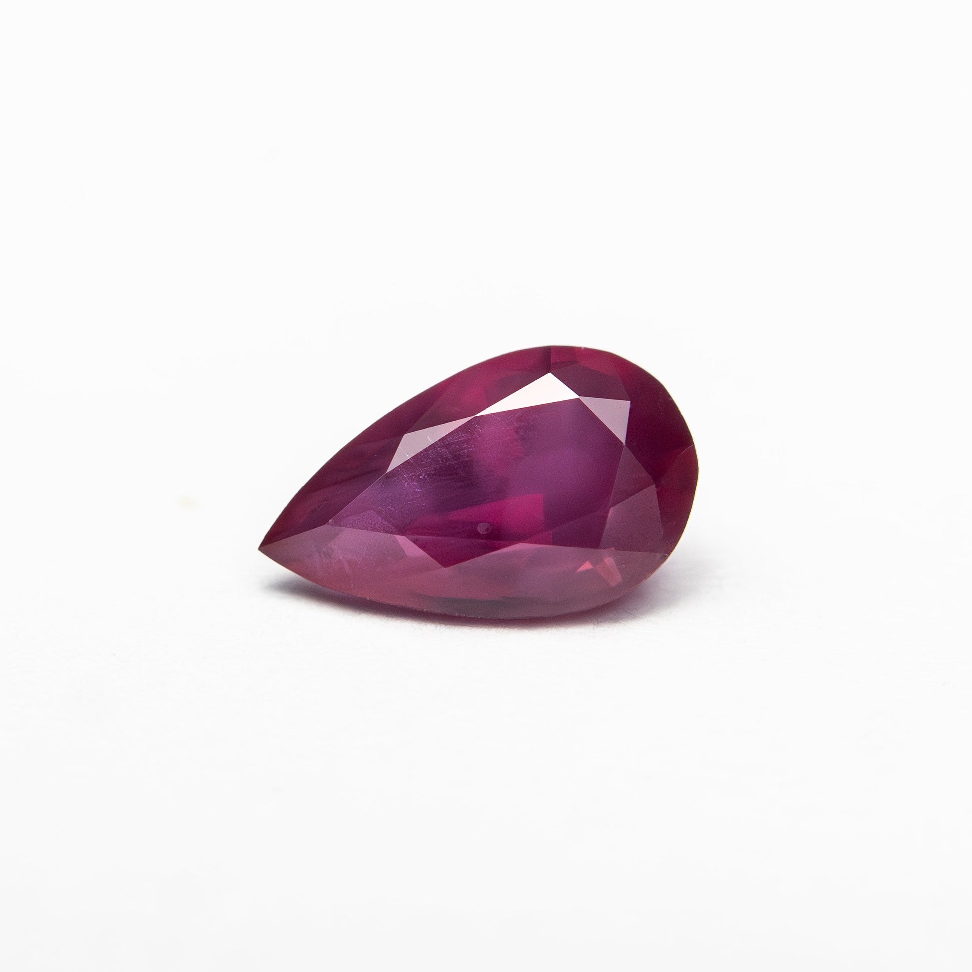 0.79ct 7.59x4.58x3.26mm ペアブリリアントルビー 27956-24