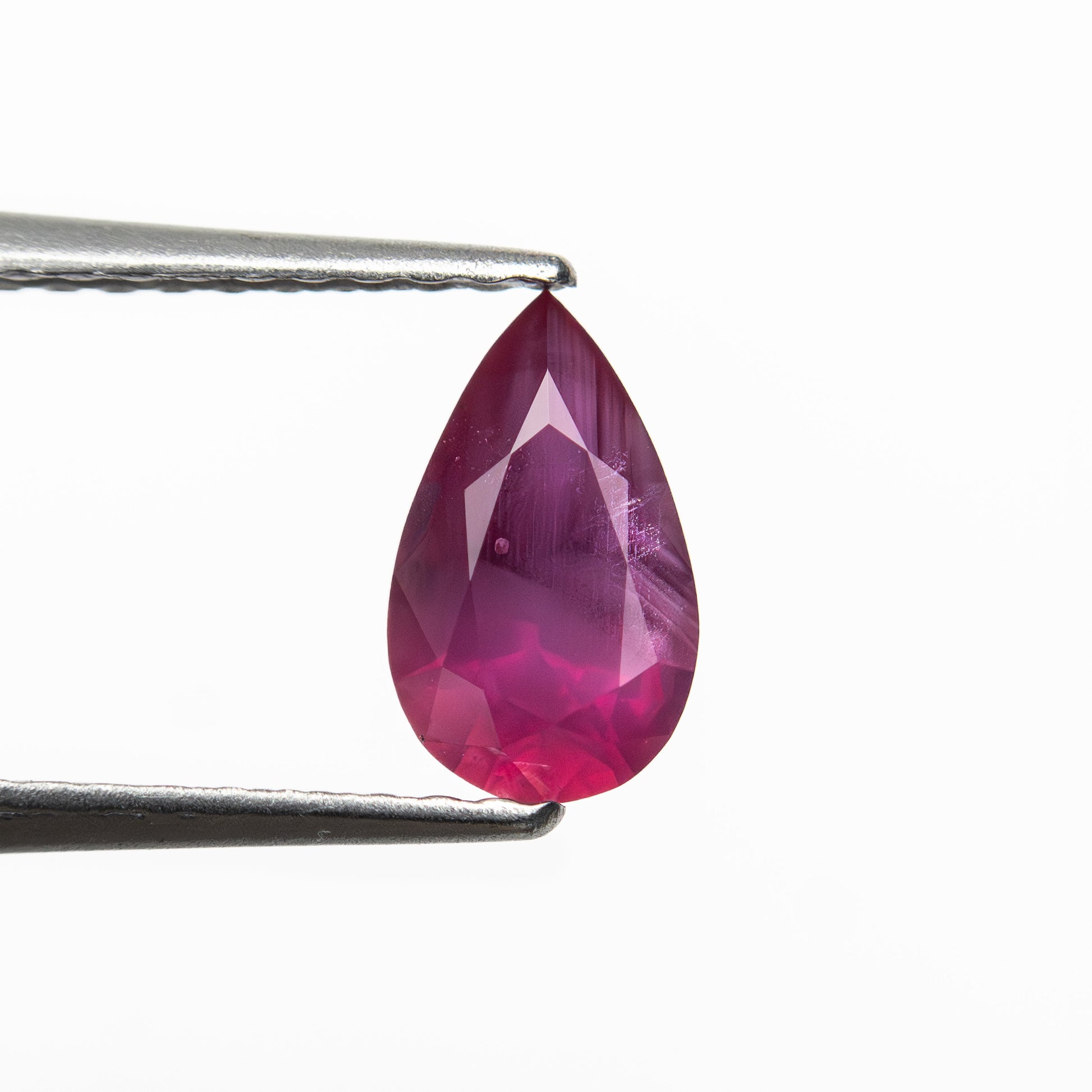 0.79ct 7.59x4.58x3.26mm ペアブリリアントルビー 27956-24
