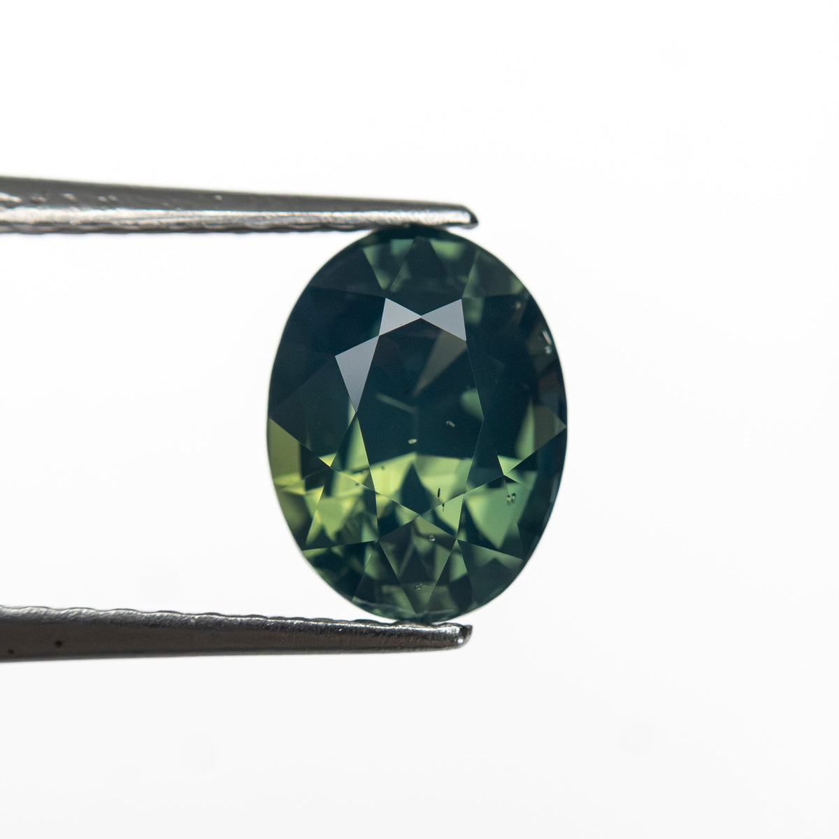 1.99ct 7.98x6.09x4.95mm Oval Brilliant Sapphire 28307-01